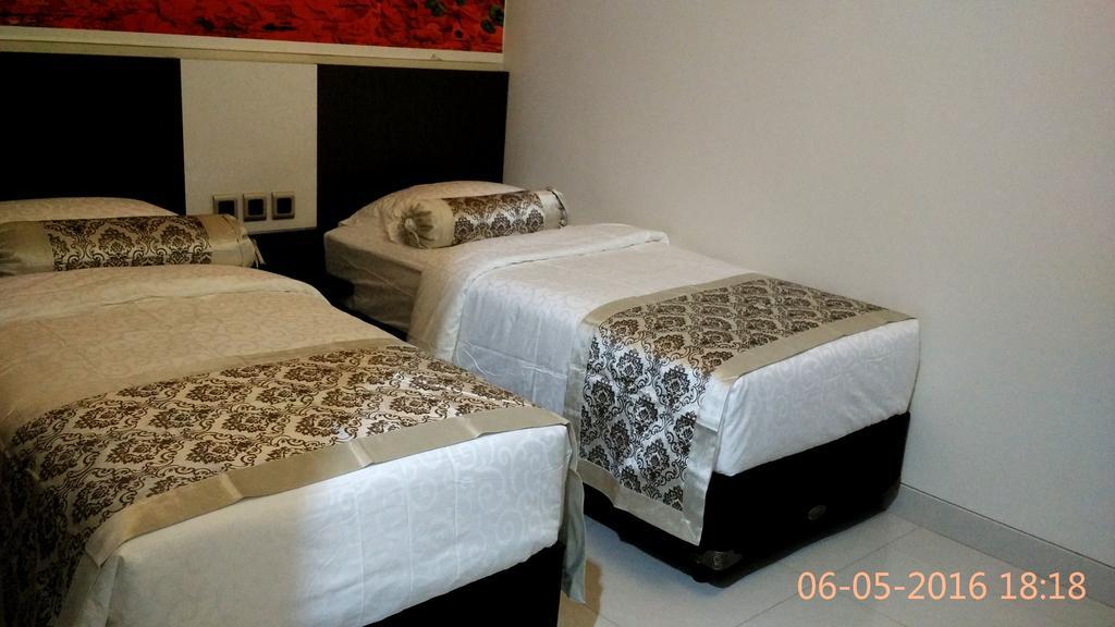 Malang City Boulevard Homestay Exterior foto